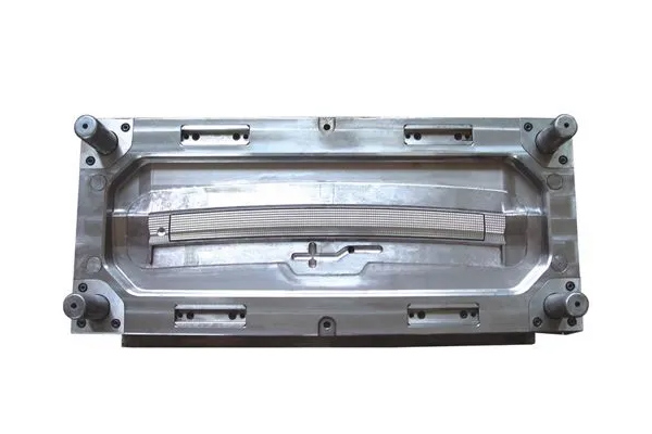 <b>海浪池：鼓風式造浪設備</b>