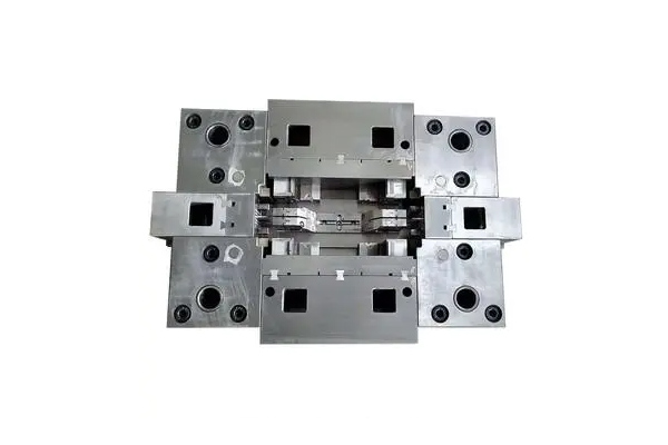 海嘯池：真空式造浪設備